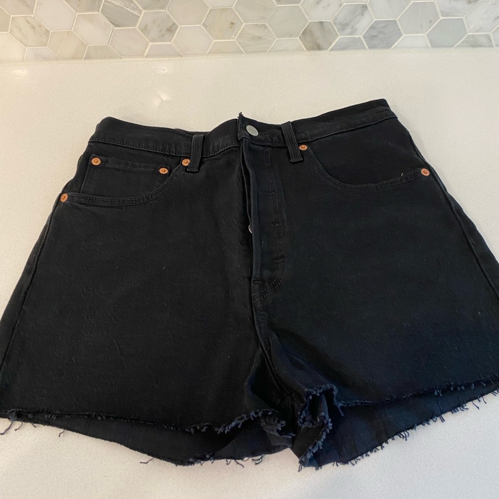 Levi’s Ribcage Shorts